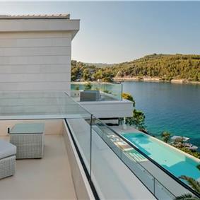 Luxury 6 Bedroom Brac Island Beach Front Villa With Heated Infinity Pool and lift near Sumartin sleeps 12